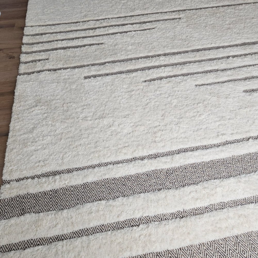 Area Rug - Picture 3 of 5